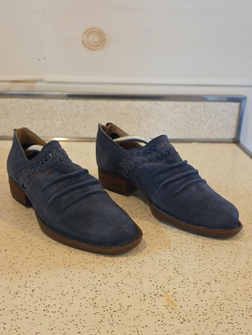 Born Women's Katharina Cristal Suede‎ Leather Low Booties Back Zip Blue 6